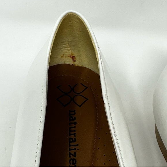 Naturalizer White Leather Tassel Loafers Size 9W - Picture 11 of 11